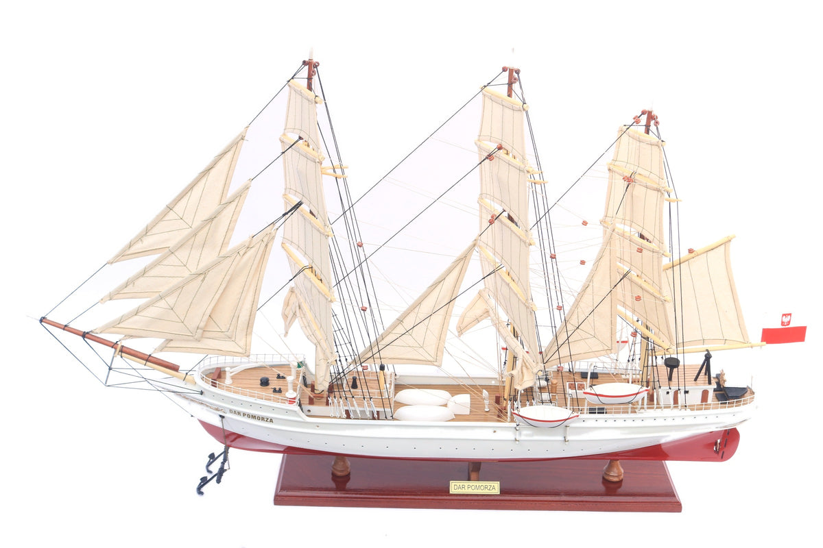 Model Tall Ship Dar Pomorza 68 x 23 x H. 52 cm
