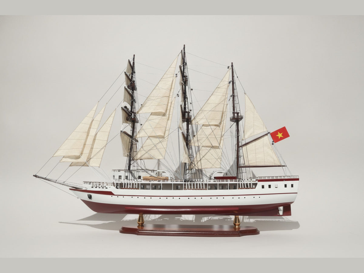 Model Tall Ship Le Quy Don 80 x 19 x H. 78 cm