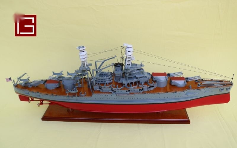 Modell-Kriegsschiff USS Arizona 92 x 16 x H. 32 cm