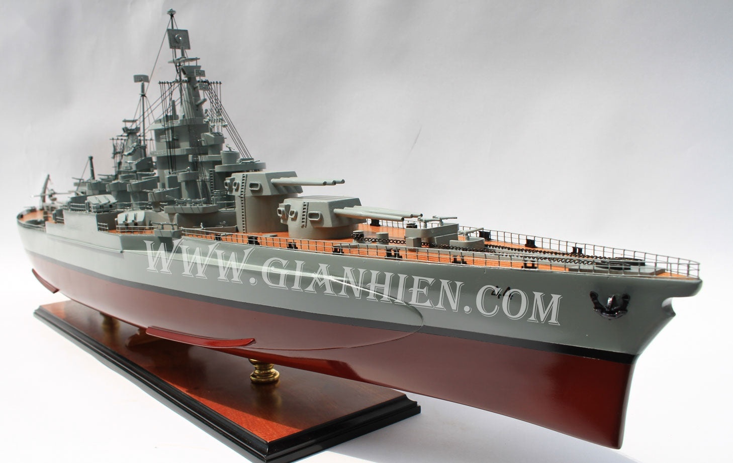 Model Warship USS California 100 x 19 x H. 35 cm