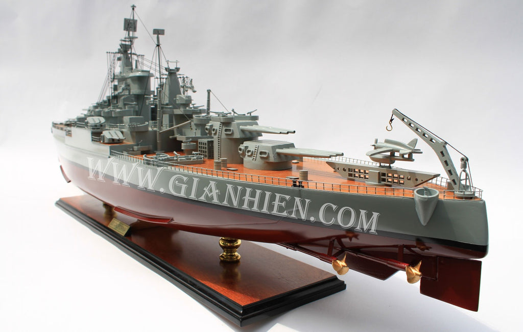 Model Warship USS California 100 x 19 x H. 35 cm