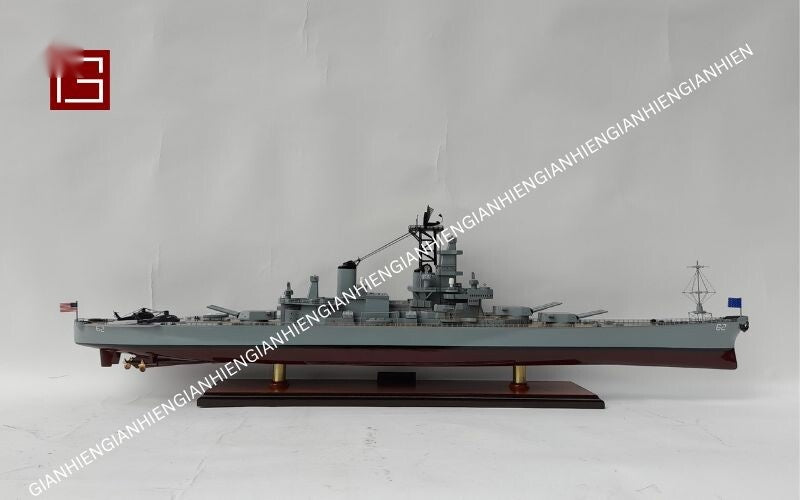 Model Warship USS New Jersey - BB62 100 x 13 x H. 30 cm