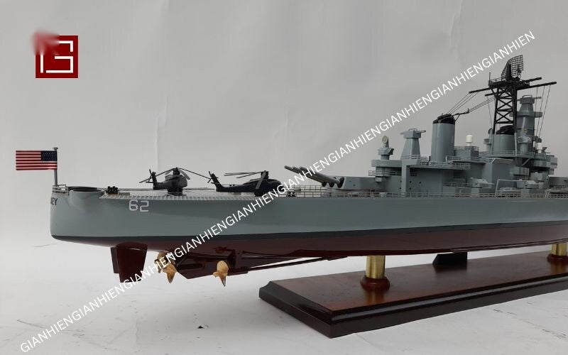 Model Warship USS New Jersey - BB62 100 x 13 x H. 30 cm