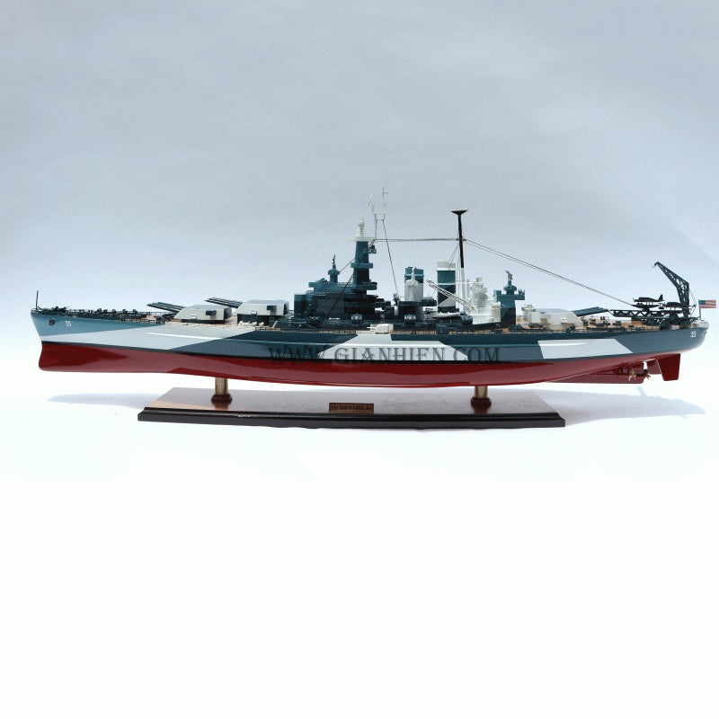 Model Warship USS North Carolina 100 x 16 x H. 34 cm