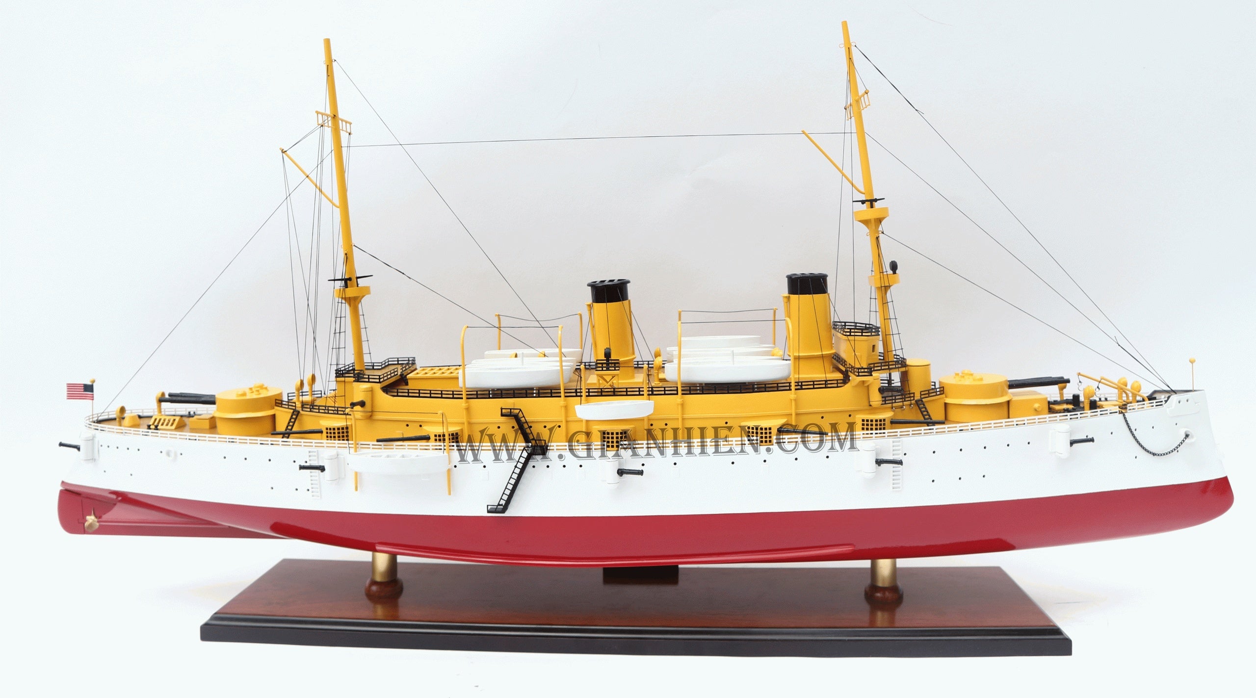 Model Warship USS Olympia 104 x 19 x H. 47 cm