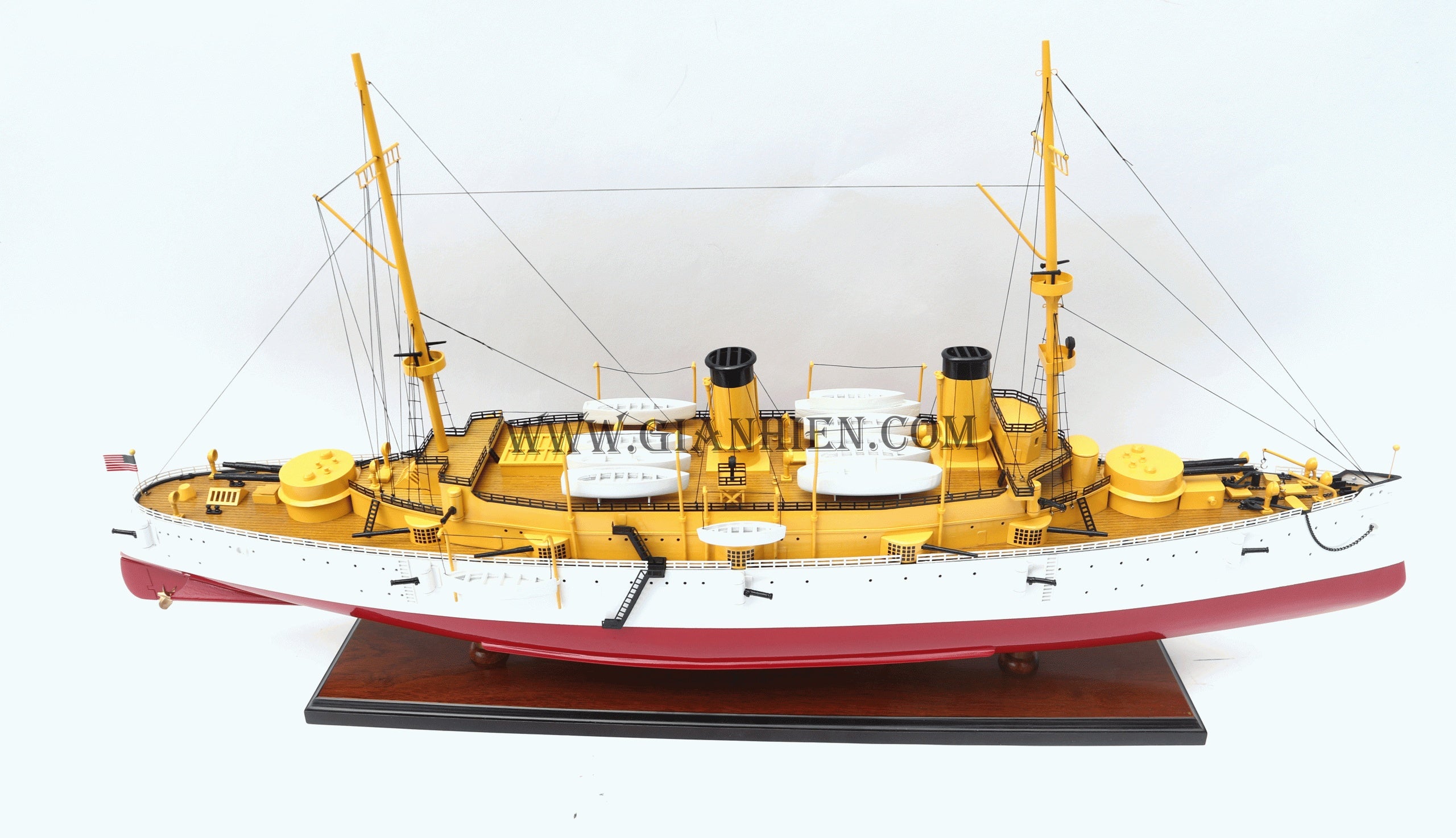 Model Warship USS Olympia 104 x 19 x H. 47 cm