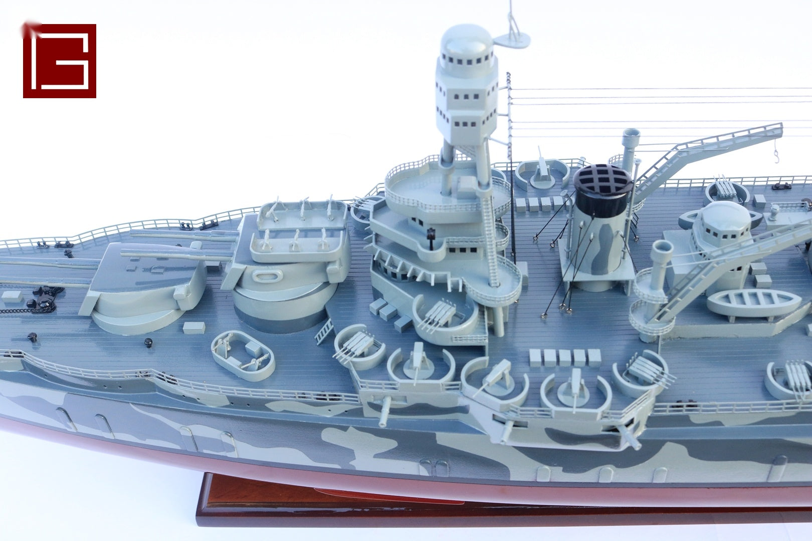 Model Warship USS Texas BB35 (camouflage) 100 x 23 x H. 34 cm