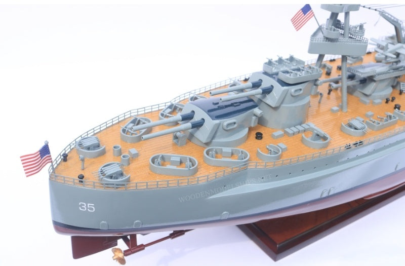 Model Warship USS Texas BB35 (Gray / Red) 100 x 23 x H. 34 cm