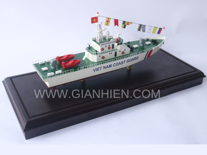 Modell-Kriegsschiff VIET NAM Coast Guard 4032 with Display CASE 40 x 9 x H. 19 cm